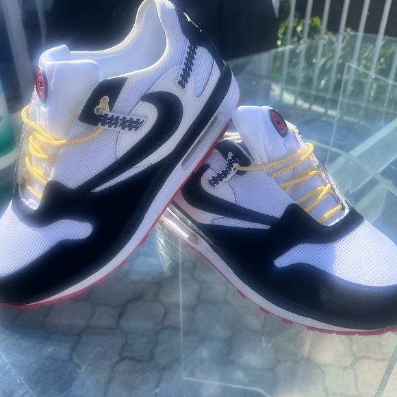 Nike - Picture 4 of 9